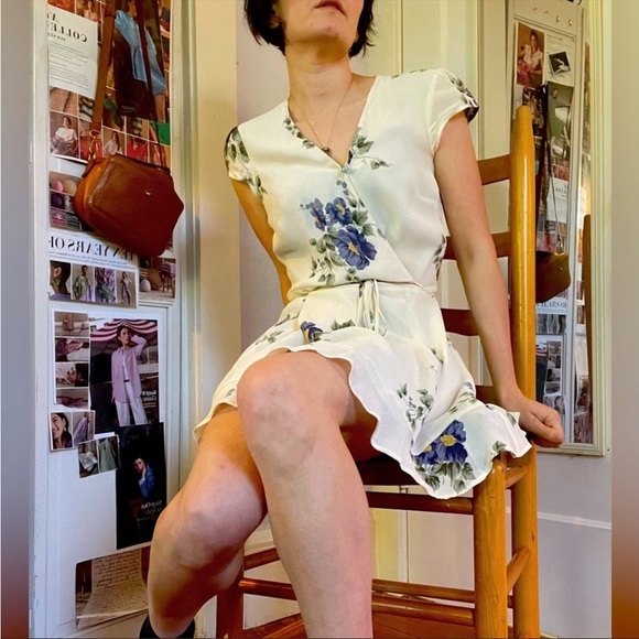 Reformation Radley Wrap Dress in Macadamia S - Picture 2 of 4